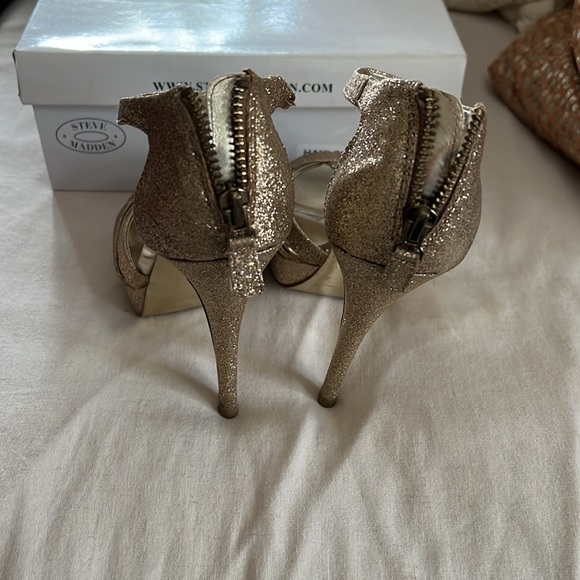 Steve Madden gold heels - Picture 2 of 5
